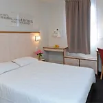 Отель Ibis Styles Croix Rousse 3*