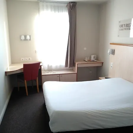 Ibis Styles Croix Rousse Hotel 3*