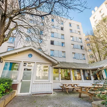 فندق Ibis Styles Croix Rousse 3*