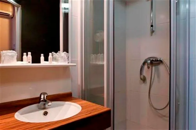 Hotel Ibis Styles Croix Rousse 3*