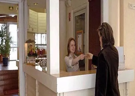 ホテル Ibis Styles Croix Rousse リヨン