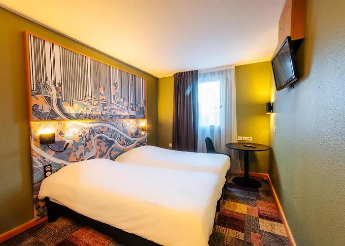Ibis Styles Croix Rousse 3* ליון