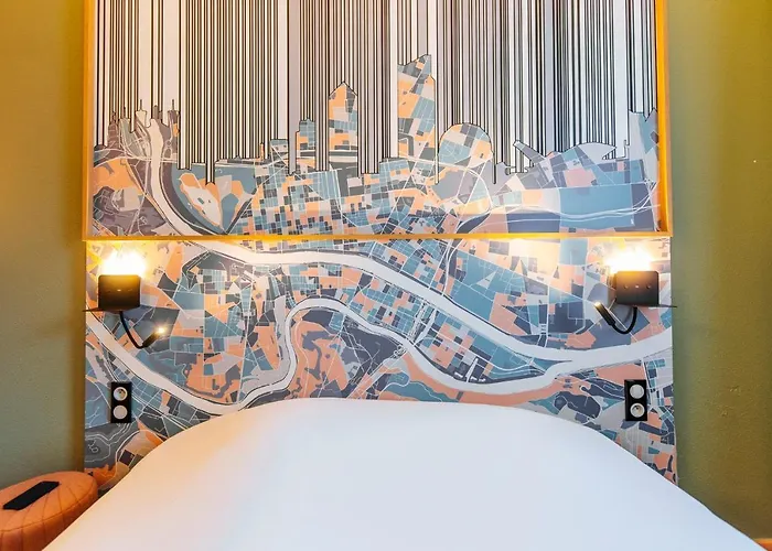 Ibis Styles Croix Rousse 3* ליון