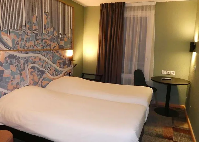 Ibis Styles Croix Rousse 3* ליון